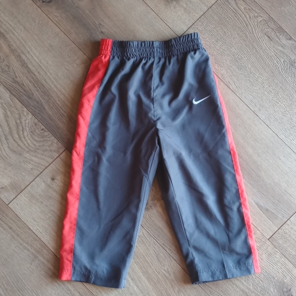 Nike 2-Piece Track Suit - Picture 8 of 11